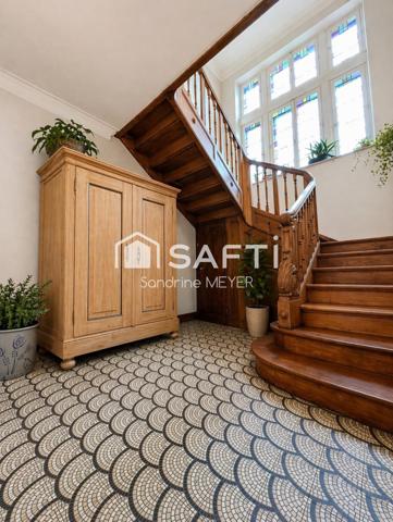 Maison de maître 238 m², terrain 1891 m²