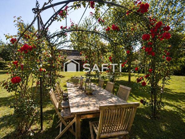 Maison de maître 238 m², terrain 1891 m²