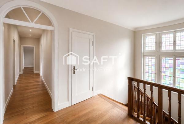 Maison de maître 238 m², terrain 1891 m²