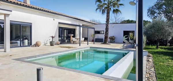 Sommières (30250) Villa contemporaine de 180 m² sur parcelle 1100 m²- plain-pied avec piscine – Environnement calme