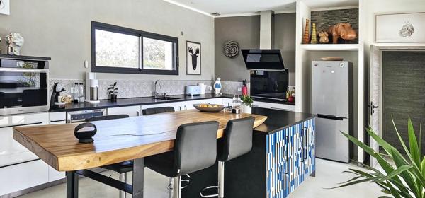 Sommières (30250) Villa contemporaine de 180 m² sur parcelle 1100 m²- plain-pied avec piscine – Environnement calme