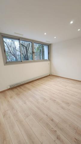 2 pièces renové 49 m² pour profession libérale et médicale. ETAT NEUF