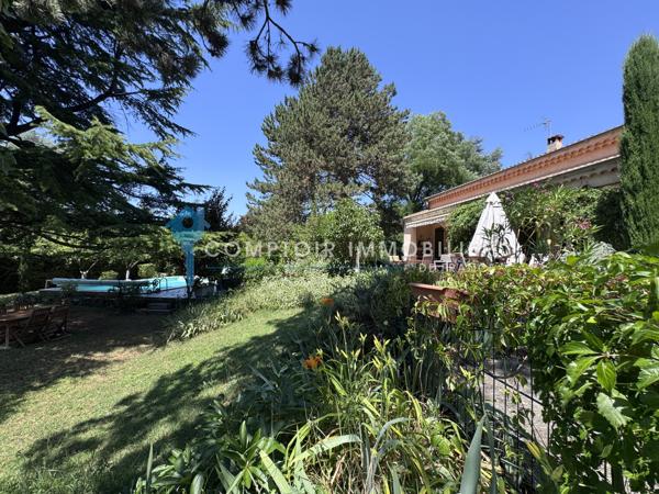 Villa
                                                                                                                                                                                                                                                                                                                        5 pièce(s)                                                                                                                                                                                                          5 chambre(s)                                                                                                                                                                                                          140  m²