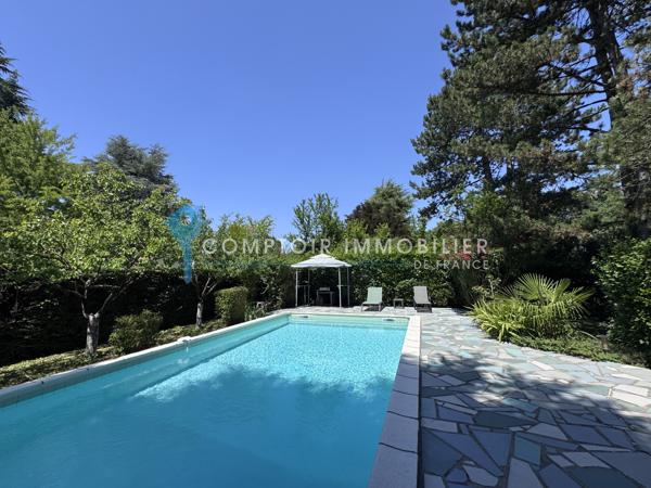 Villa
                                                                                                                                                                                                                                                                                                                        5 pièce(s)                                                                                                                                                                                                          5 chambre(s)                                                                                                                                                                                                          140  m²