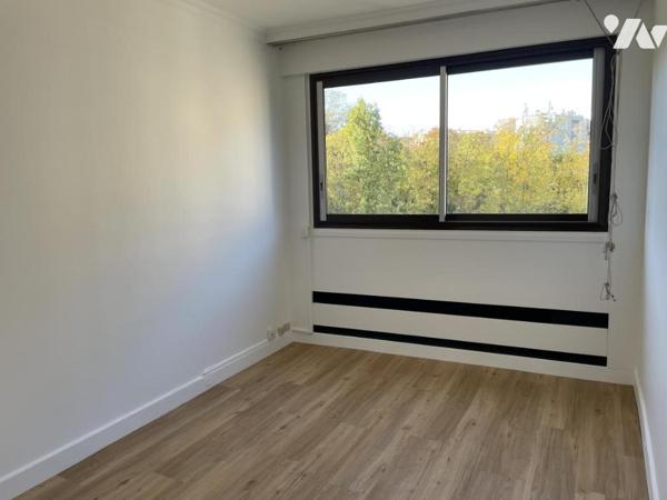 Paris XV - Le Grand-Pavois : Lumineux appartement familial avec vue dégagée sur la Coulée verte