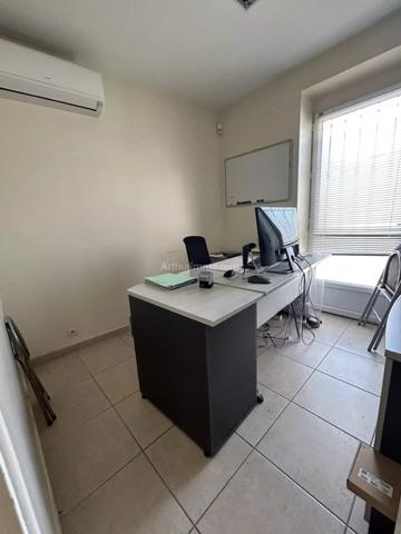 Location Local commercial 6 pièces 110 m2 à Aubagne