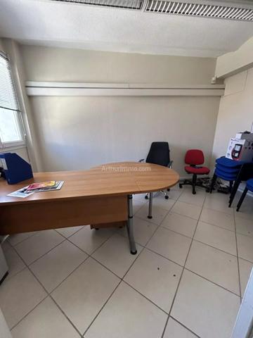 Location Local commercial 6 pièces 110 m2 à Aubagne