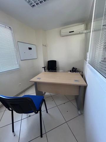 Location Local commercial 6 pièces 110 m2 à Aubagne