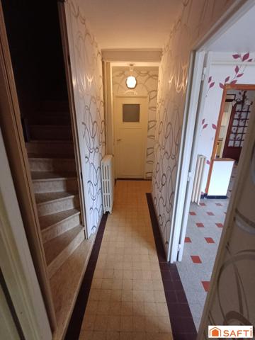 Maison familiale avec 3 chambres, jardinet, véranda et stationnement