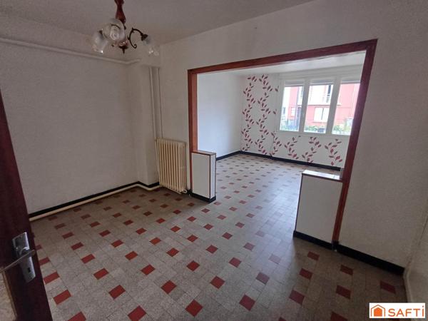 Maison familiale avec 3 chambres, jardinet, véranda et stationnement