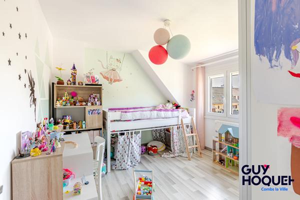 Maison à vendre à Combs la Ville - 5 pièces, 3 chambres