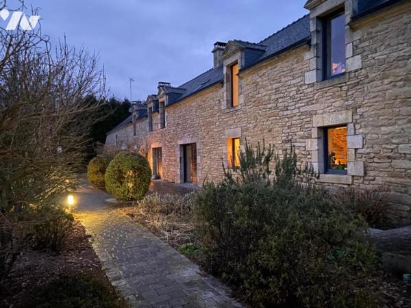 Longère rénovée 258 m2 5 chambres + un appartement T3 77 m2 - Garage - Terrain  1,18 ha