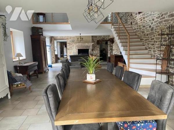 Longère rénovée 258 m2 5 chambres + un appartement T3 77 m2 - Garage - Terrain  1,18 ha