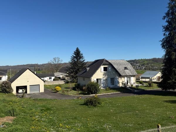 Grande maison avec dépendance sur 3460 m² de terrain