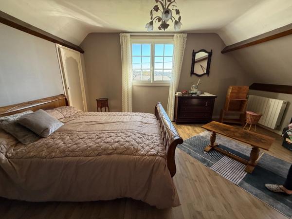 Grande maison avec dépendance sur 3460 m² de terrain