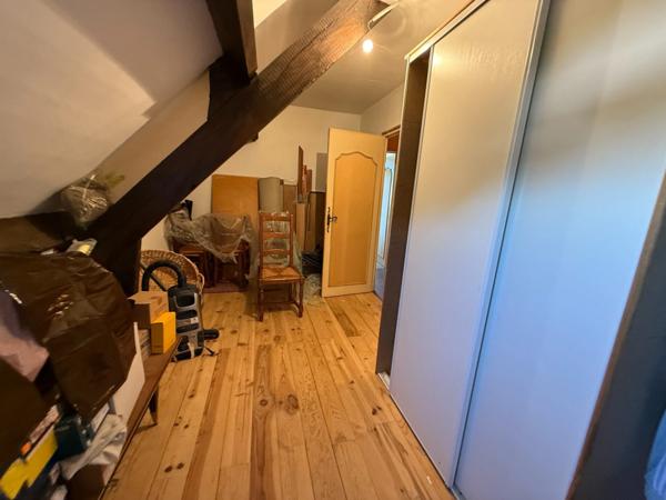 Grande maison avec dépendance sur 3460 m² de terrain