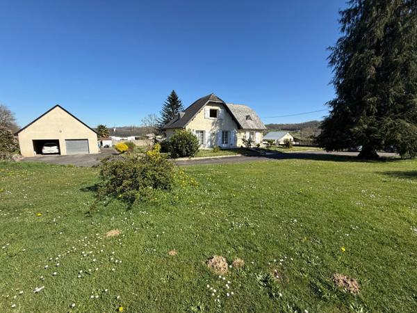 Grande maison avec dépendance sur 3460 m² de terrain