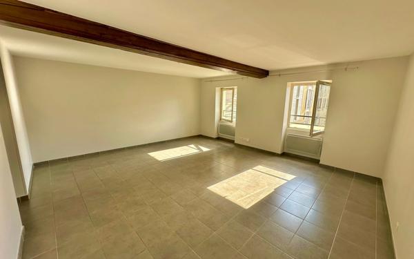 Appartement à louer    4 pièces •  Taluyers