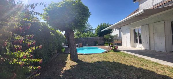 Maison 7 pièce(s) 174 m2 avec garage et piscine à Bordeaux (33200)