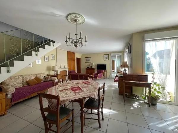 Maison à vendre 8 pièces 222m²