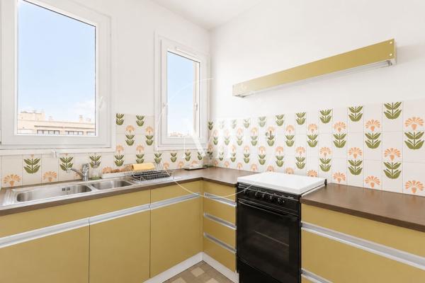 Appartement
         3 pièces
        - 82 m² 545 000 € *