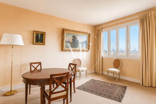 Appartement
         3 pièces
        - 82 m² 545 000 € *