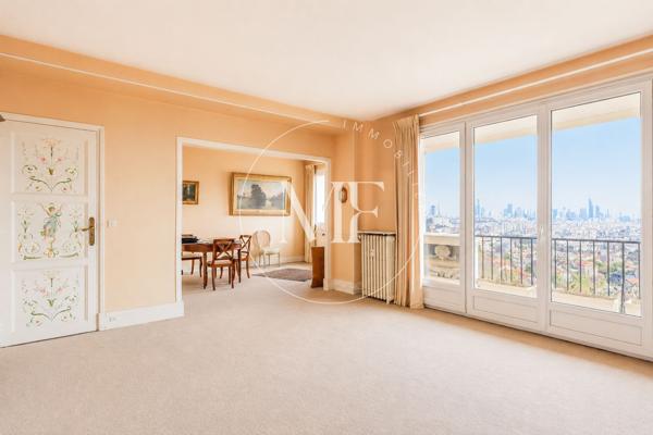 Appartement
         3 pièces
        - 82 m² 545 000 € *