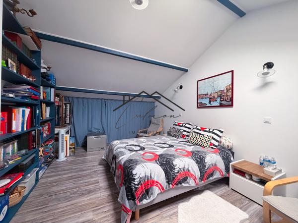 Maison
         4 pièces
        - 77 m² 330 000 € *