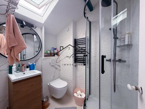 Maison
         4 pièces
        - 77 m² 330 000 € *