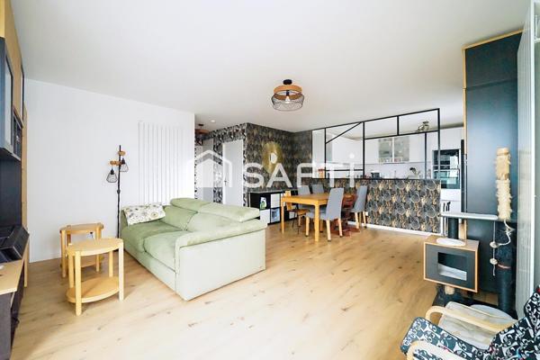 Duplex coup de cœur aux derniers étages avec terrasse, à deux pas du métro ligne 11