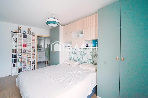 Duplex coup de cœur aux derniers étages avec terrasse, à deux pas du métro ligne 11