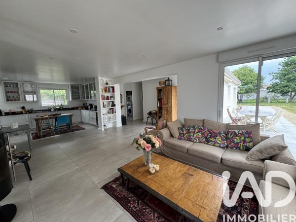 Maison à vendre 8 pièces 197 m² Les Sables-d'Olonne