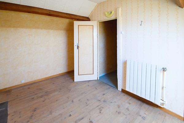 MAISON INDIVIDUELLE AU CALME – 3 CHAMBRES – GARAGE – TERRAIN 6 ARES