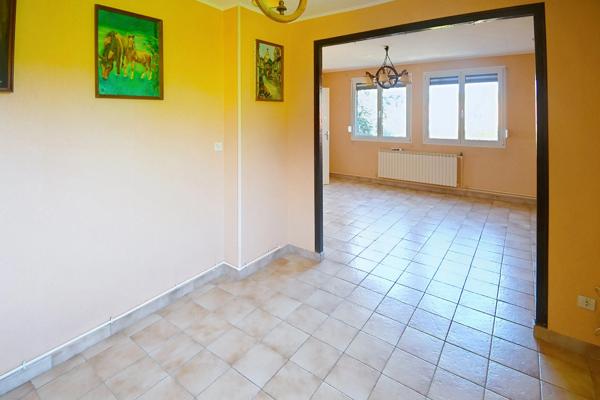 MAISON INDIVIDUELLE AU CALME – 3 CHAMBRES – GARAGE – TERRAIN 6 ARES