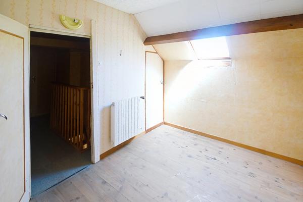 MAISON INDIVIDUELLE AU CALME – 3 CHAMBRES – GARAGE – TERRAIN 6 ARES