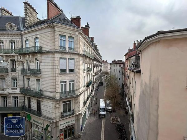 Appartement à louer 2 pièces 37.79m²