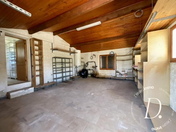 Maison individuelle avec garage et piscine