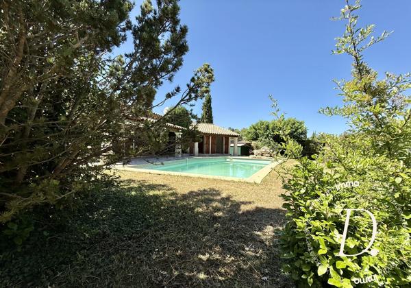Maison individuelle avec garage et piscine