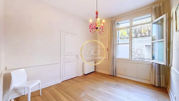 Maison 10 pièces - 196 m²