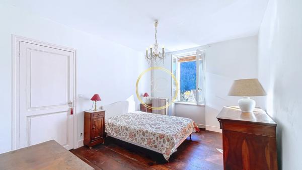 Maison 10 pièces - 196 m²