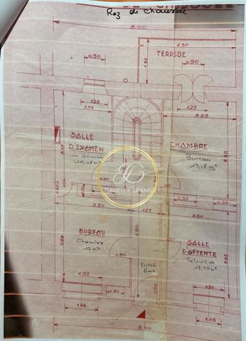 Maison 10 pièces - 196 m²