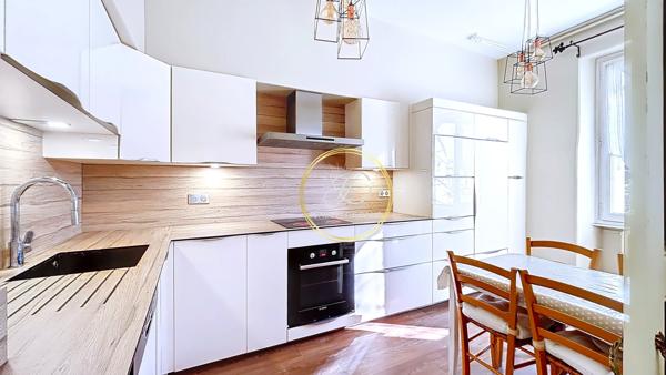 Maison 10 pièces - 196 m²