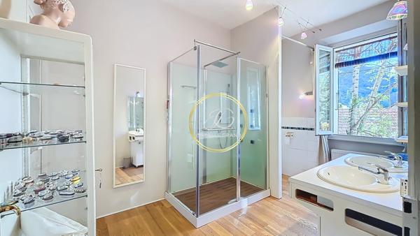 Maison 10 pièces - 196 m²