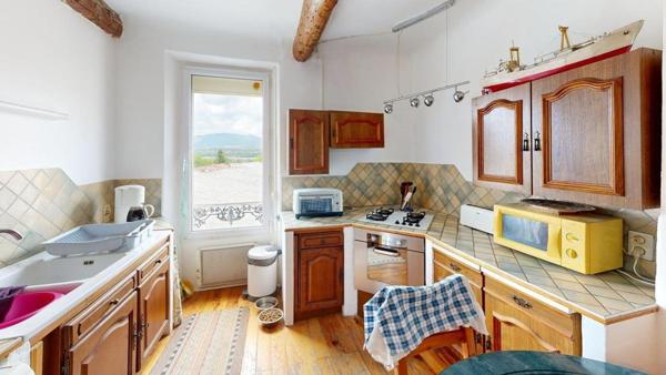 maison de village 2-3 appartements avec stationnement