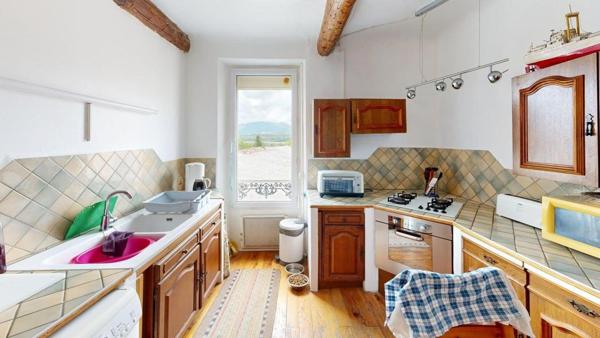 maison de village 2-3 appartements avec stationnement