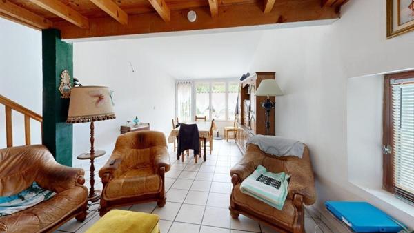 maison de village 2-3 appartements avec stationnement