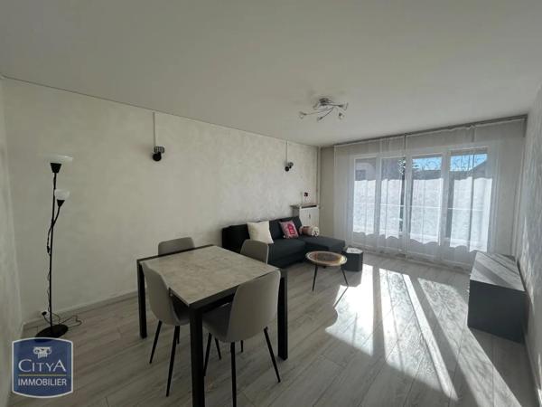 Appartement à louer 2 pièces 47.95m²