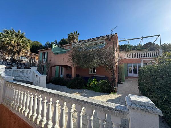 Maison Saint Cyr Sur Mer 9 pièce(s) 210.75 m2