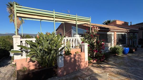 Maison Saint Cyr Sur Mer 9 pièce(s) 210.75 m2