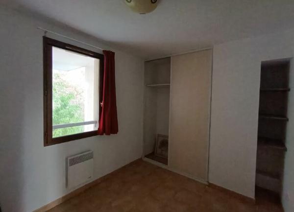 Appartement à louer    3 pièces •  Barjac